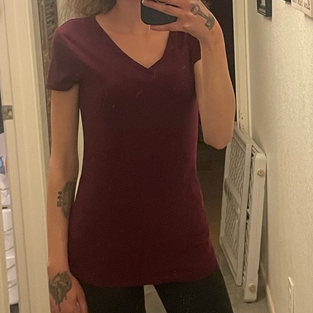 maroon tshirt
